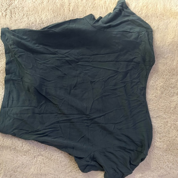 Crop top - Picture 2 of 2